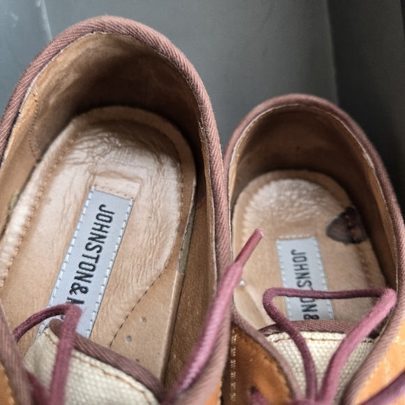 Johnston & Murphy Tan Calfskin Wingtip Shoes Good Condition Gently Used - Picture 5 of 9